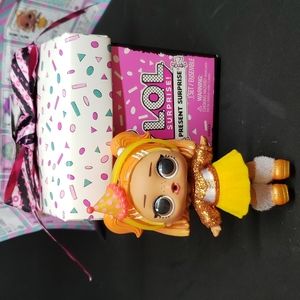 L.O.L. Surprise Present Surprise! Pumpkin Spice-November-Ultra Rare!